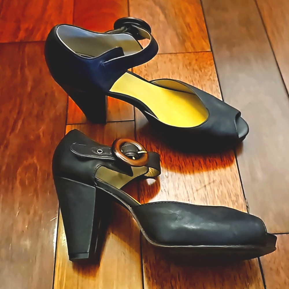 FRYE Kelsey Leather Ankle Strap Peep Toe Heels - Dark Brown Size 9
